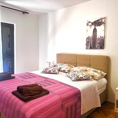 Apartments Ares Ровинь Экстерьер фото